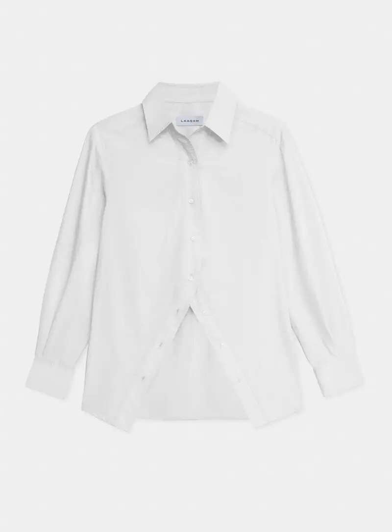 Camisa blanca.