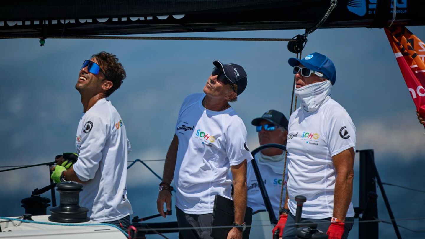 Javier Banderas, ayer en la Copa del Rey Mapfre de vela de Palma a bordo del Teatro del Soho San Miguel