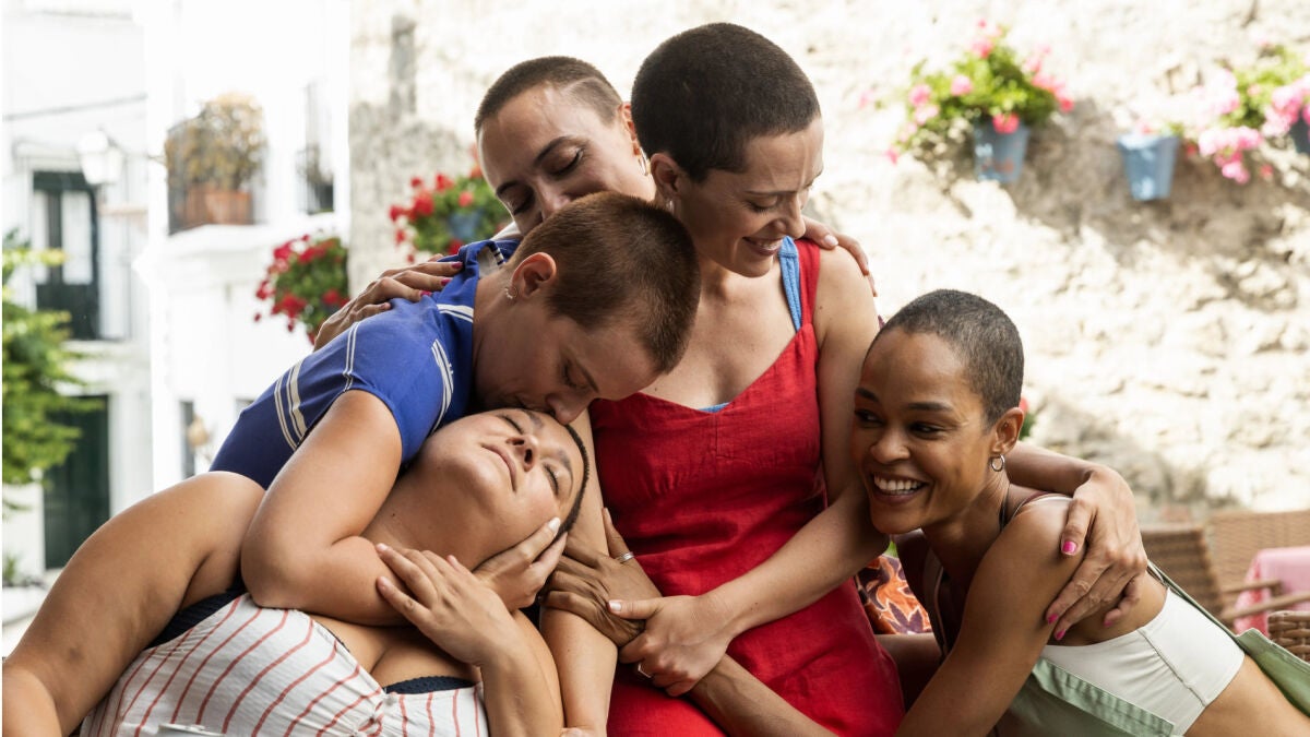 Spanish Drama Las de la Última Fila Streams on Netflix