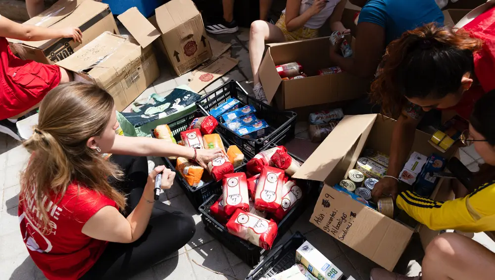 Influencers colombianos recaudan ayuda junto a la fundación Madrina por el terremoto de Colombia @Gonzalo Pér