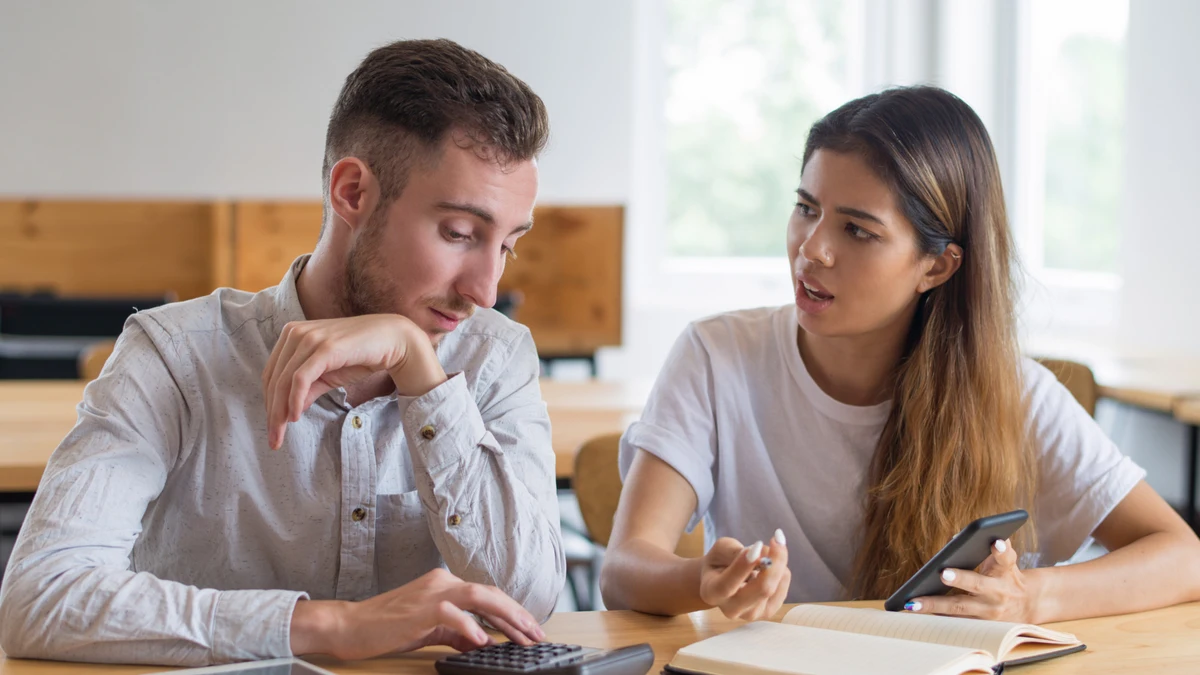 NeWYeS school calculator lineup covers three grade levels | Gossipify