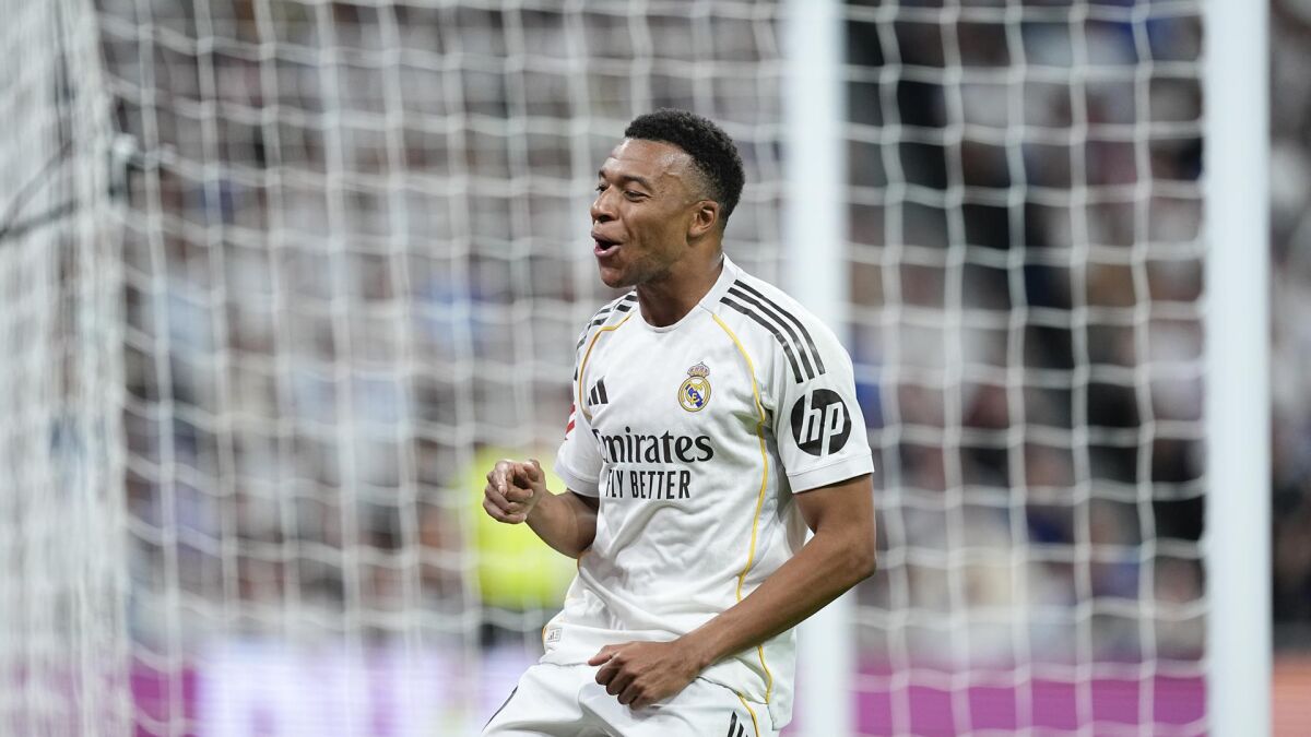 Real Madrid Beat Espanyol 2-1 as Carlos Espí Scores Late