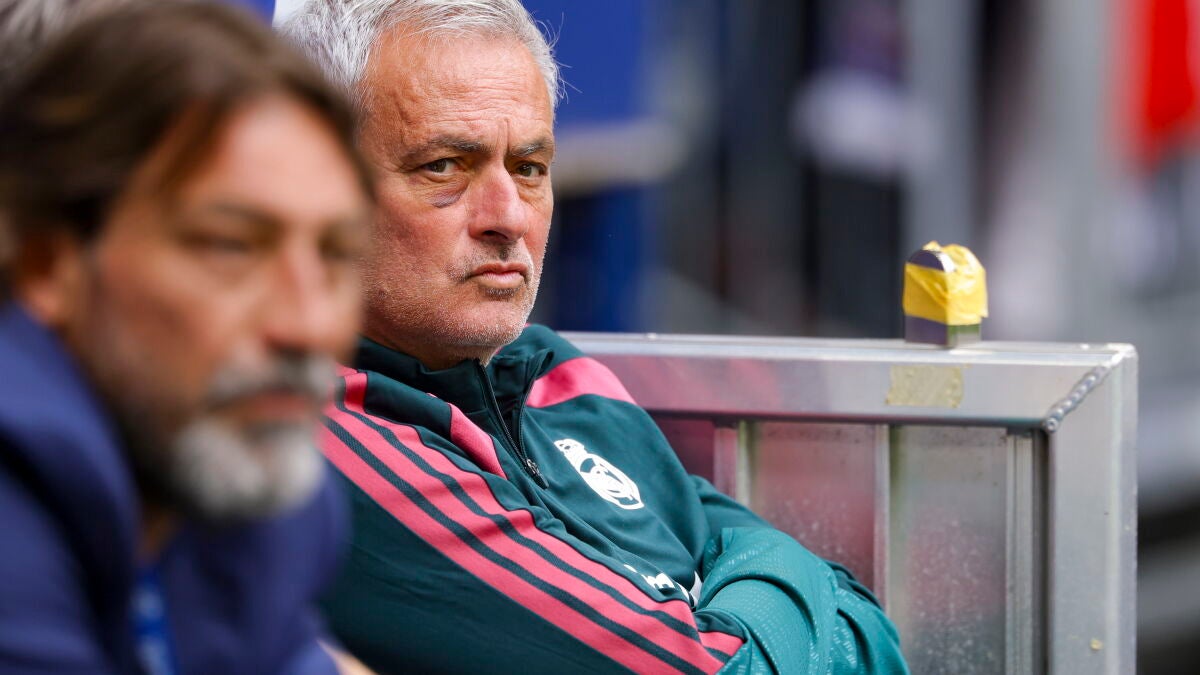 Jose Mourinho sports black eye as Real Madrid beat Schalke