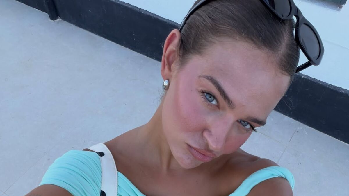 Laura Escanes Wears Turquoise Feners Outfit in Menorca