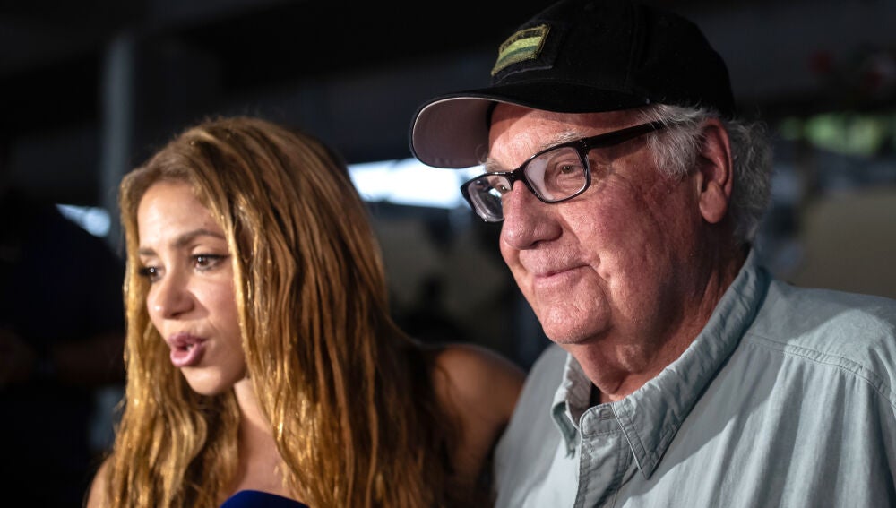 Shakira llega a la ciudad colombiana de Quibdó acompañada del filántropo Howard Buffett