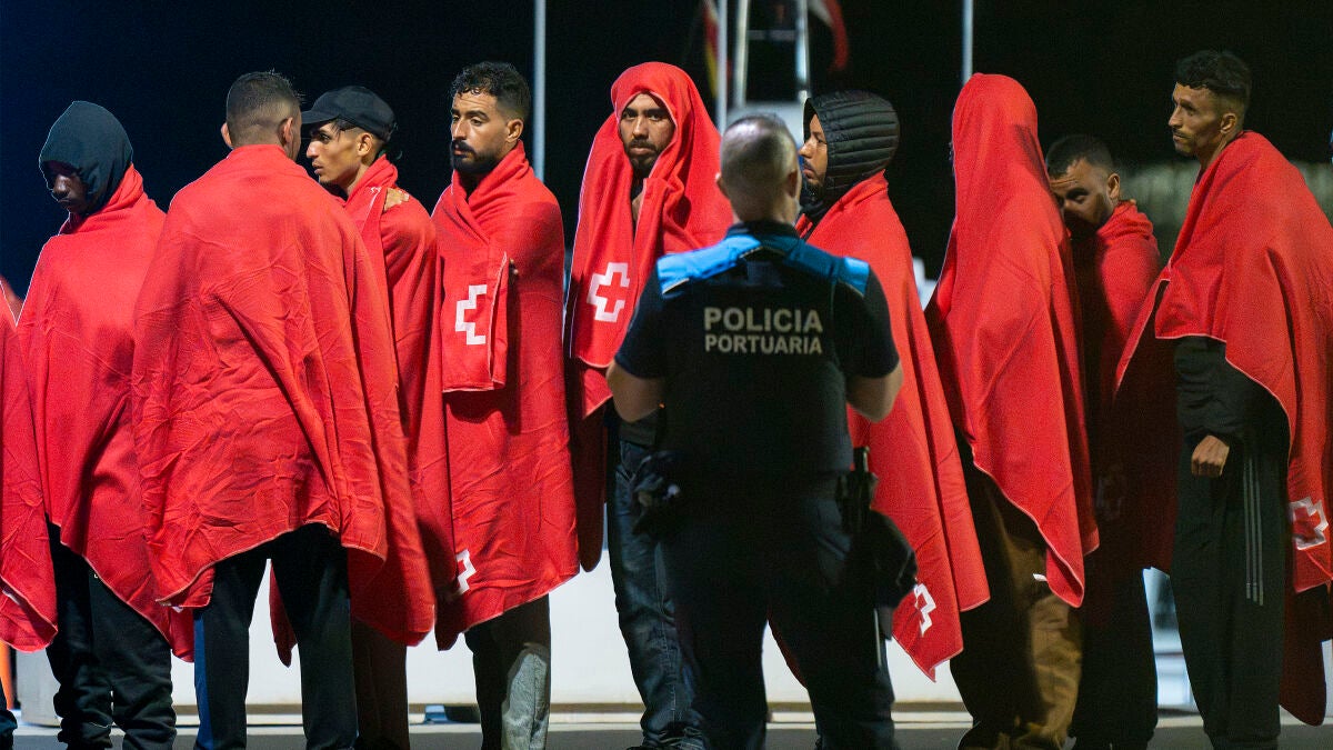 Angela Vallvey Denounces Misuse of Spanish Migrant Funds