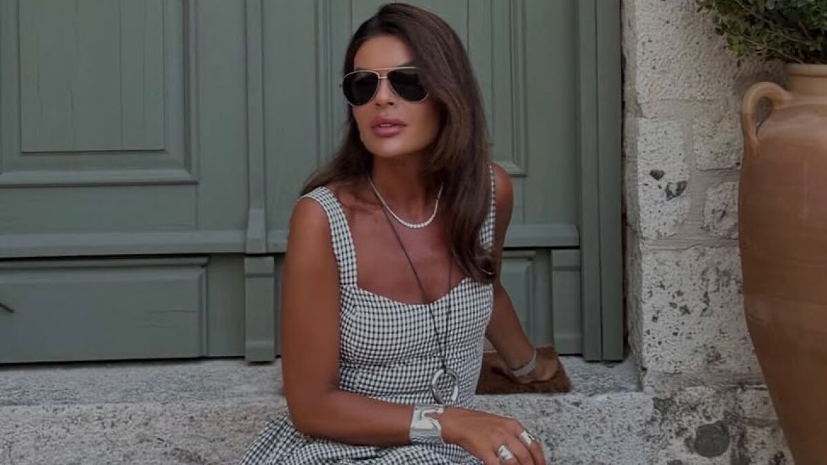 H&M launches 1980s basque waist gingham midi dress for €34.99
