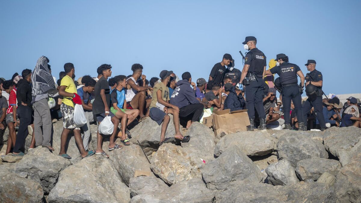 Spanish Cabinet Divided as Ceuta Migration Crisis Worsens