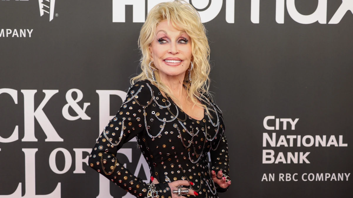 Dolly Parton quería seguir actuando como avatar: la idea que ya probaron KISS, ABBA y Michael Jackson