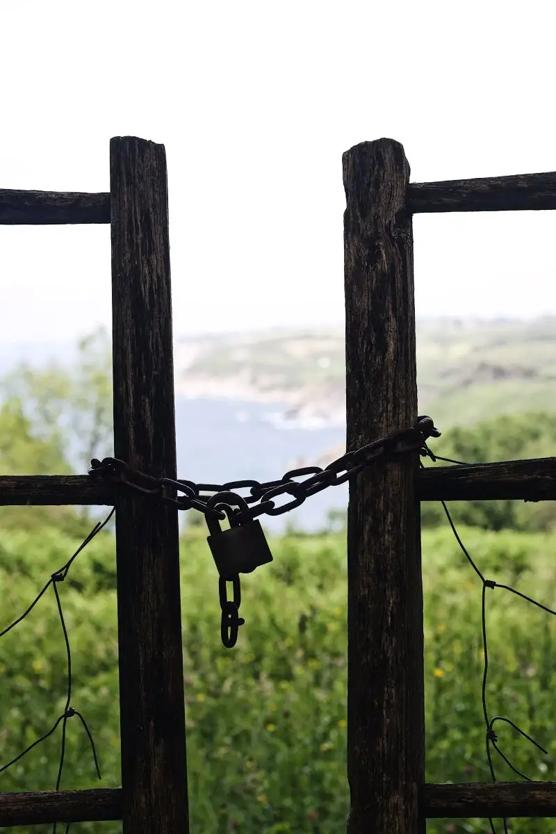 Una mujer francesa permite a su vecino atravesar su terreno por unas obras y 12 años después descubre las consecuencias 1 Una mujer francesa permite a su vecino atravesar su terreno por unas obras y 12 años después descubre las consecuencias