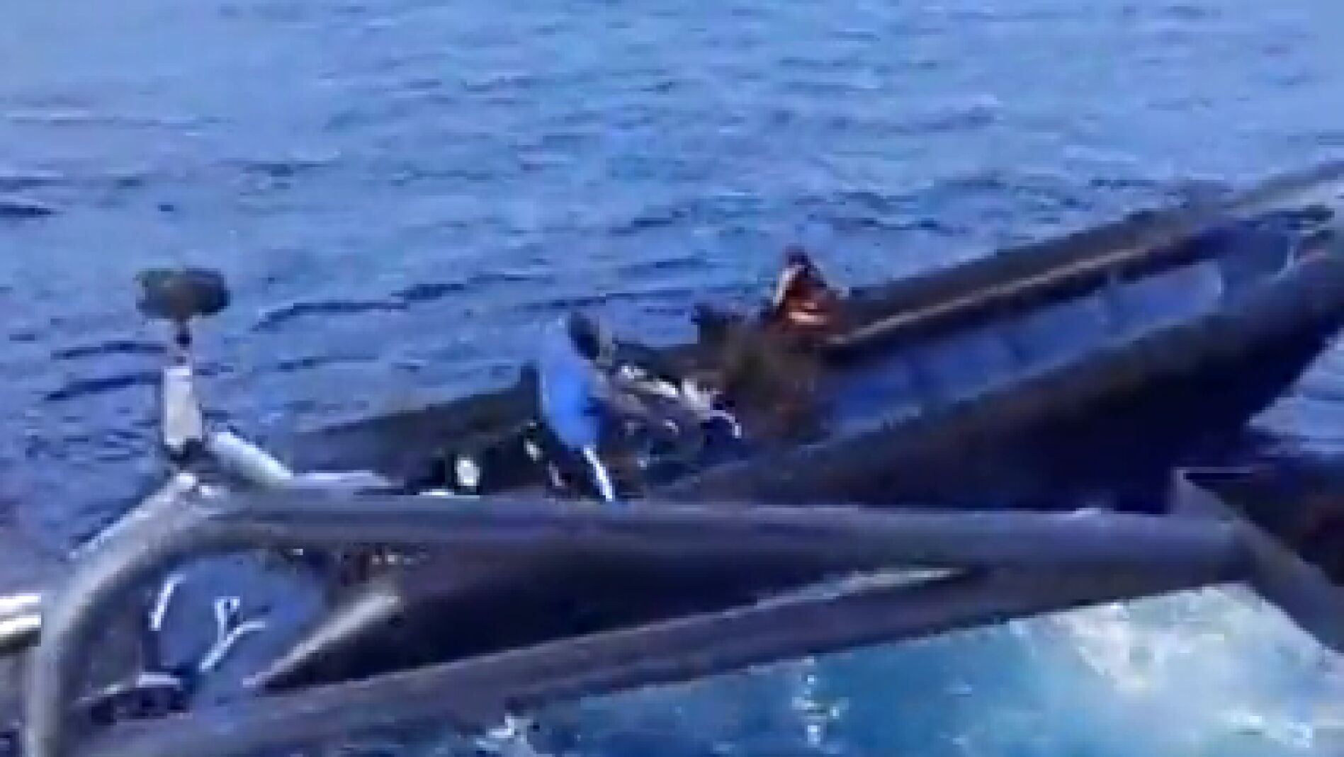 Los pescadores de Cartagena muestran su temor por la presencia constante de pateras-taxi: "No sabemos si van armados"