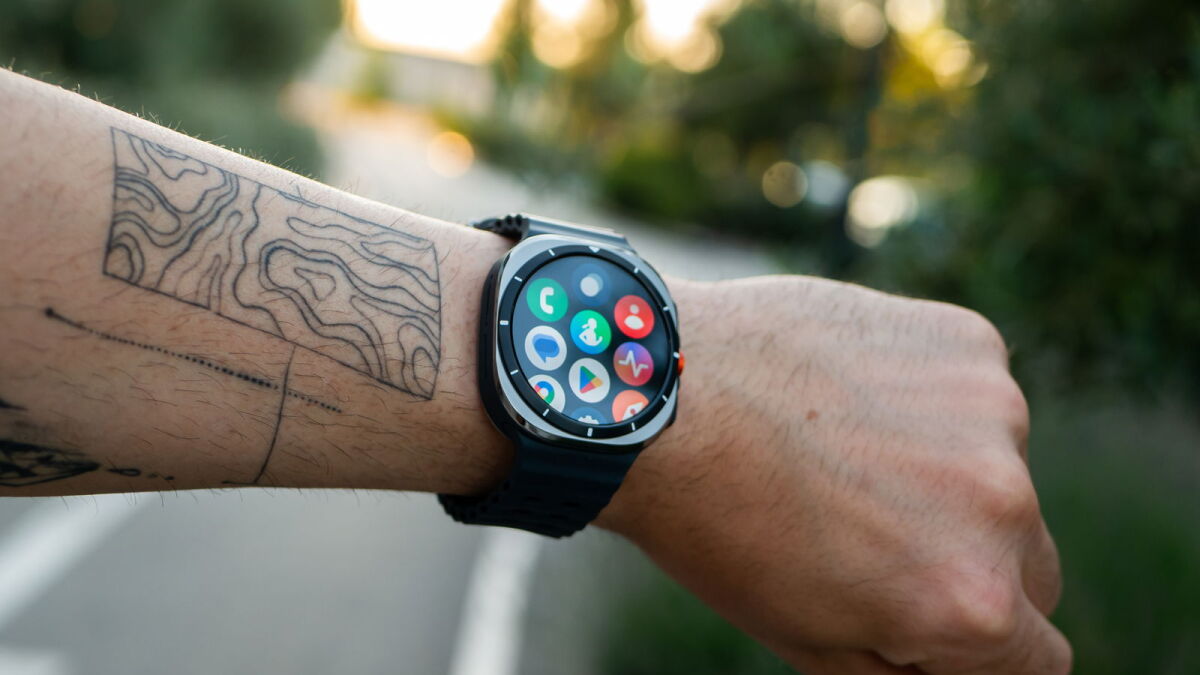 Samsung Galaxy Watch update freezes devices: how to fix