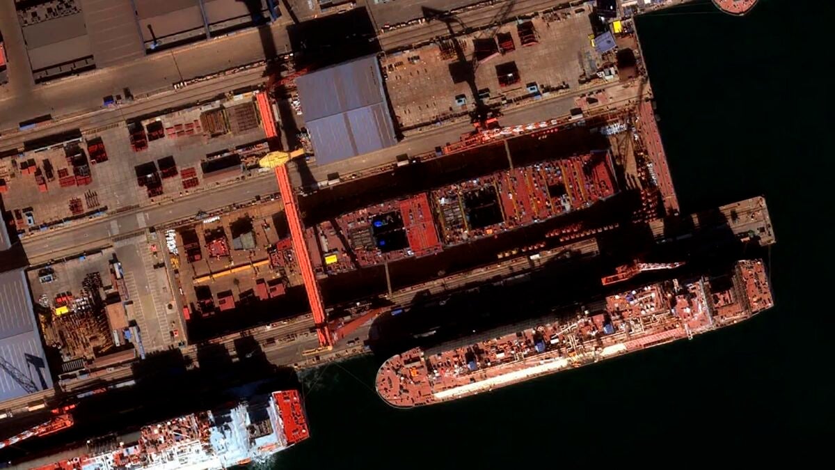 China Builds 320-Meter Nuclear Aircraft Carrier Type 004