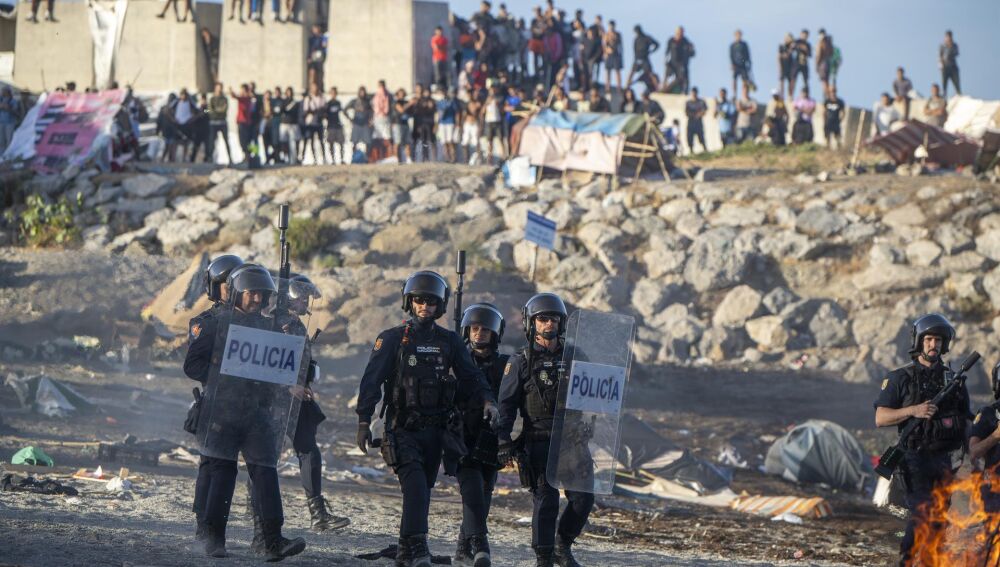 El Gobierno aprueba 15 millones para gratificaciones de policías y guardias civiles desplegados en Ceuta