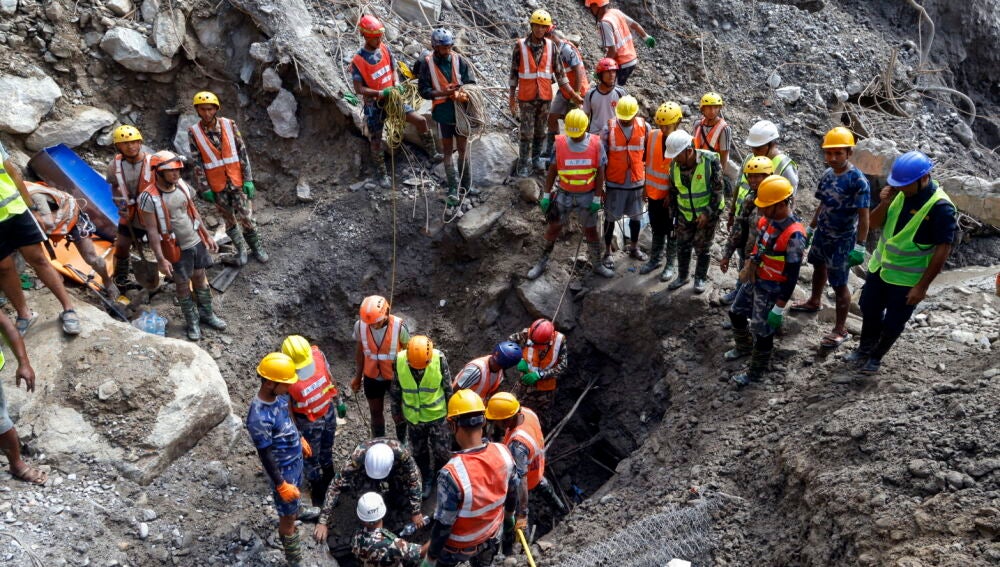 Two people rescued from hydropower tunnel over a week after Nepal-Tibet flash flood
