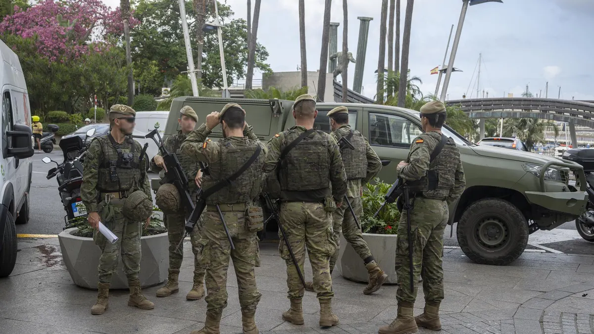 Dos militares evacuados de Ceuta al Hospital Gómez Ulla de Madrid tras resultar heridos por agresiones de inmigrantes