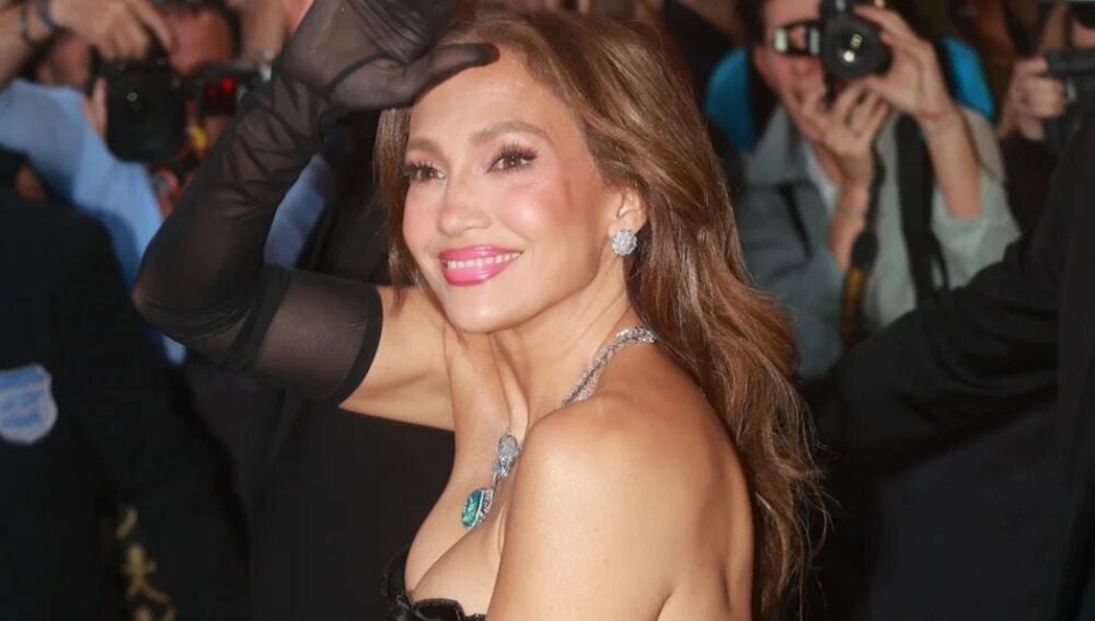 Jennifer Lopez en Vogue World Mil&aacute;n 2026