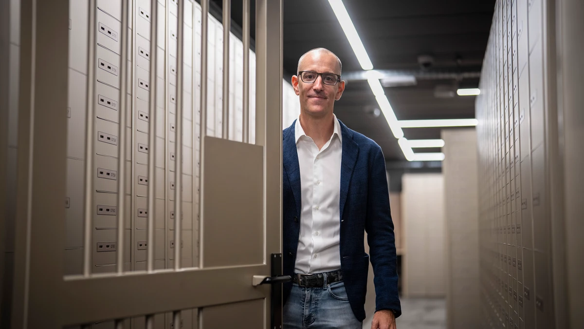 Visita al centro de valores. Edificio con más cajas fuertes de España. David Jar