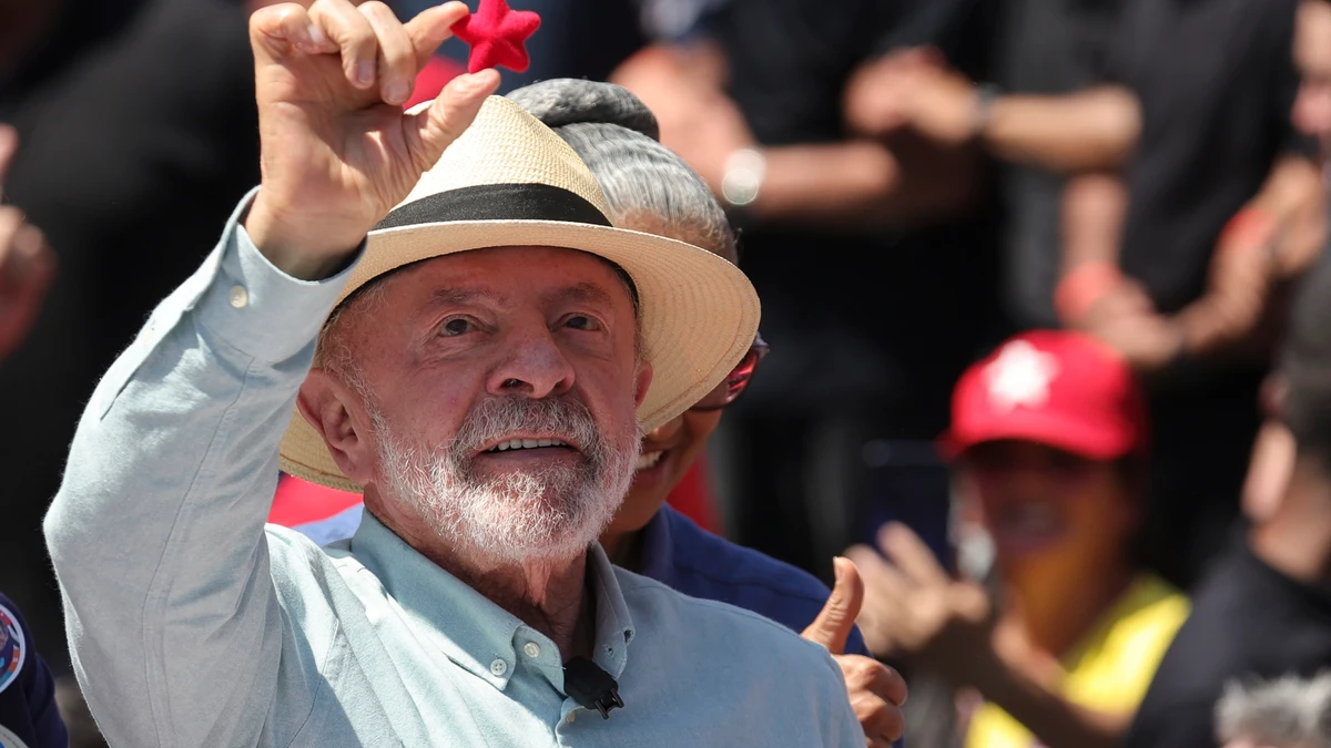 Lula da Silva encabeza acto de campaña en São Miguel Paulista