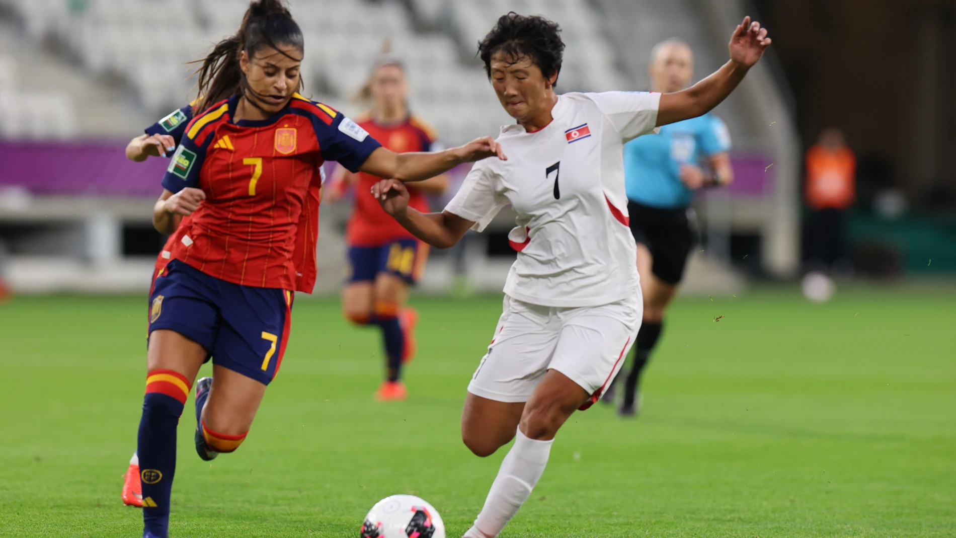 Cả đội Triều Tiên khóc nức nở sau thất bại cay đắng ở chung kết World Cup 1 España, campeona del mundo sub'20 en los penaltis