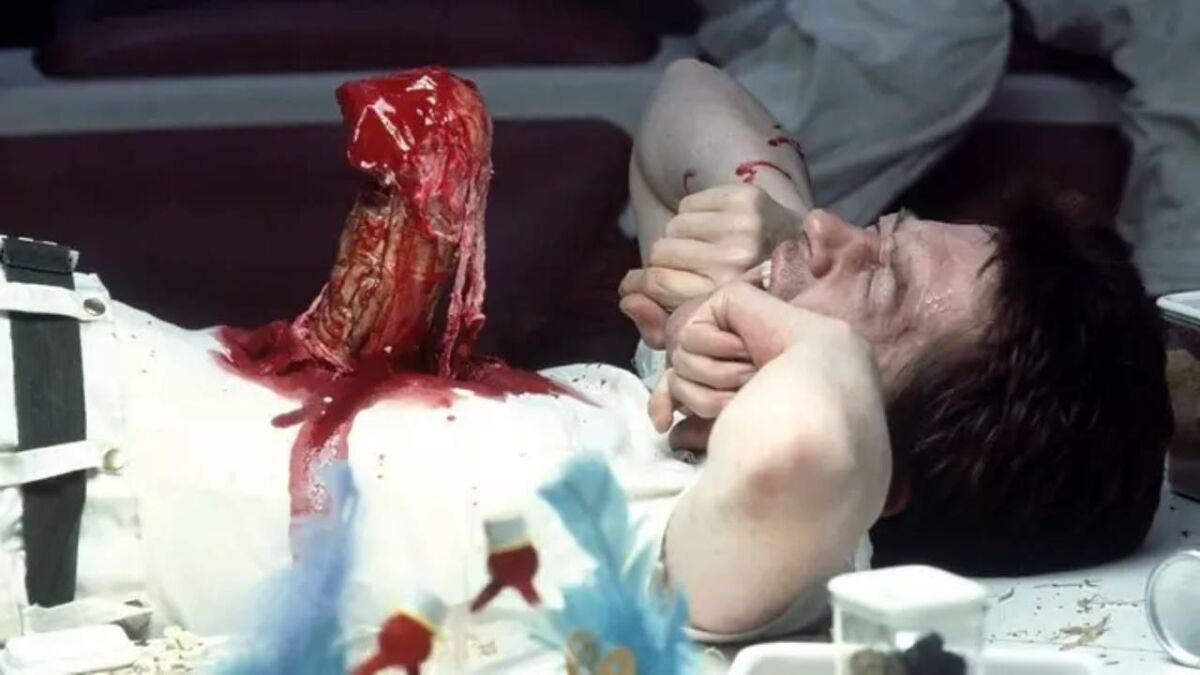 Alien vs X-Men comic recreates iconic chestburster scene