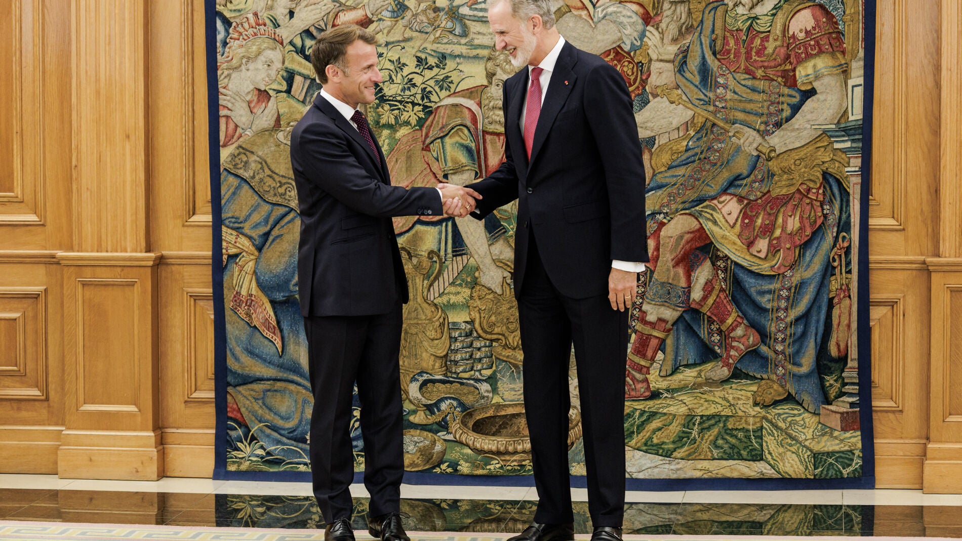 Spanish Senate Rejects France Friendship Treaty During Macron Visit