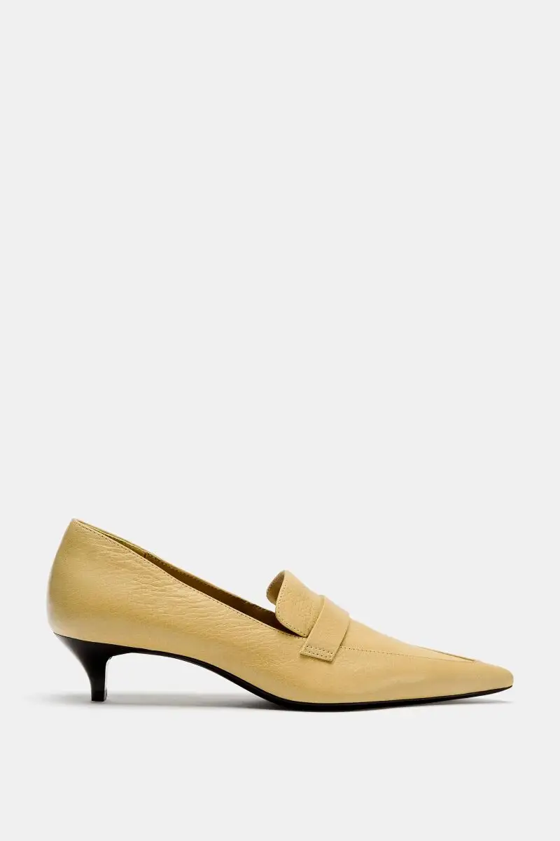 Mocasines de tacón.
