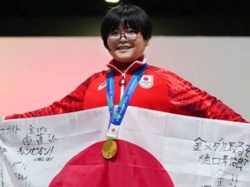 Un niño prodigio de 11 años se convierte en la sensación de Japón ganando la medalla de oro en los Juegos Asiáticos en esports