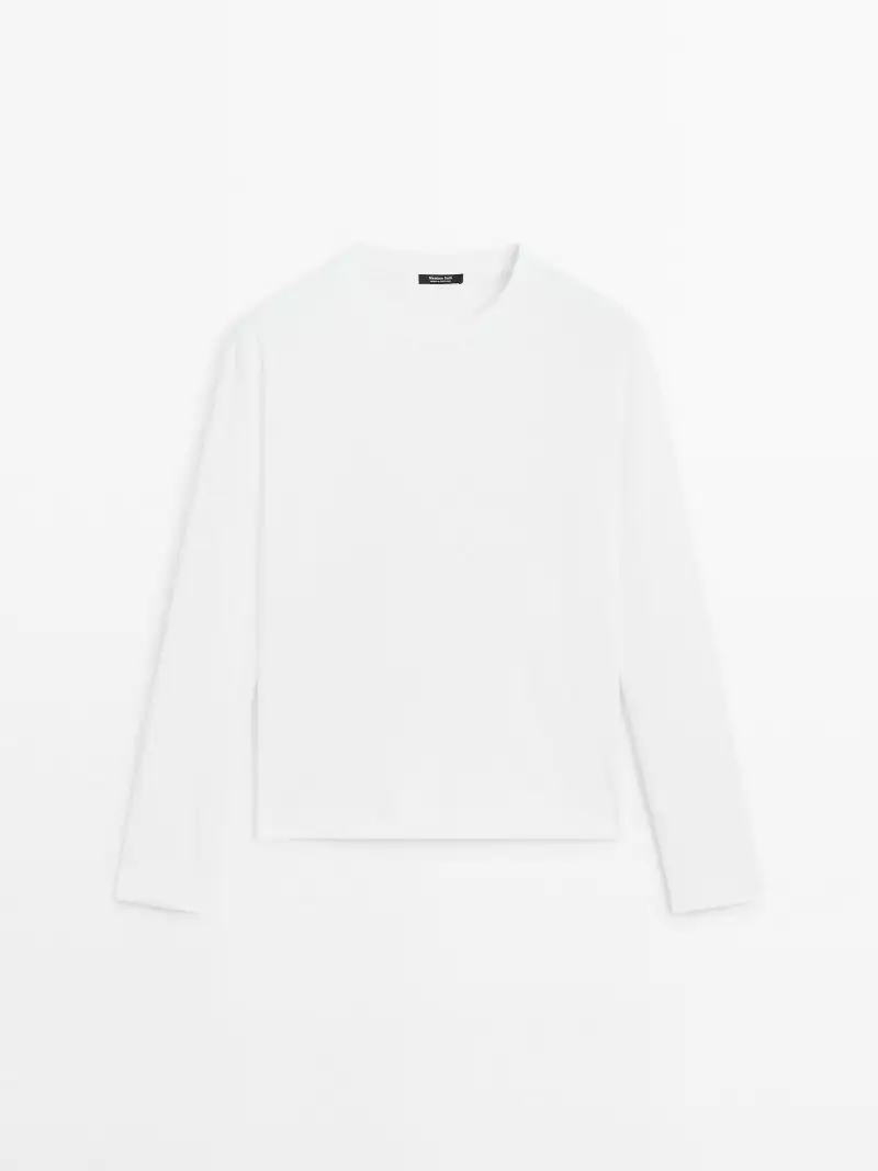 Camiseta blanca.