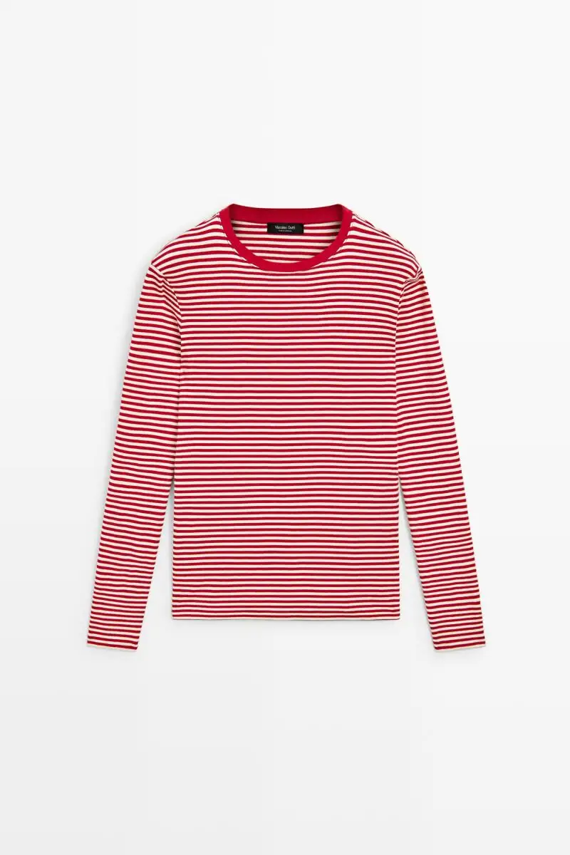 Camiseta de rayas.