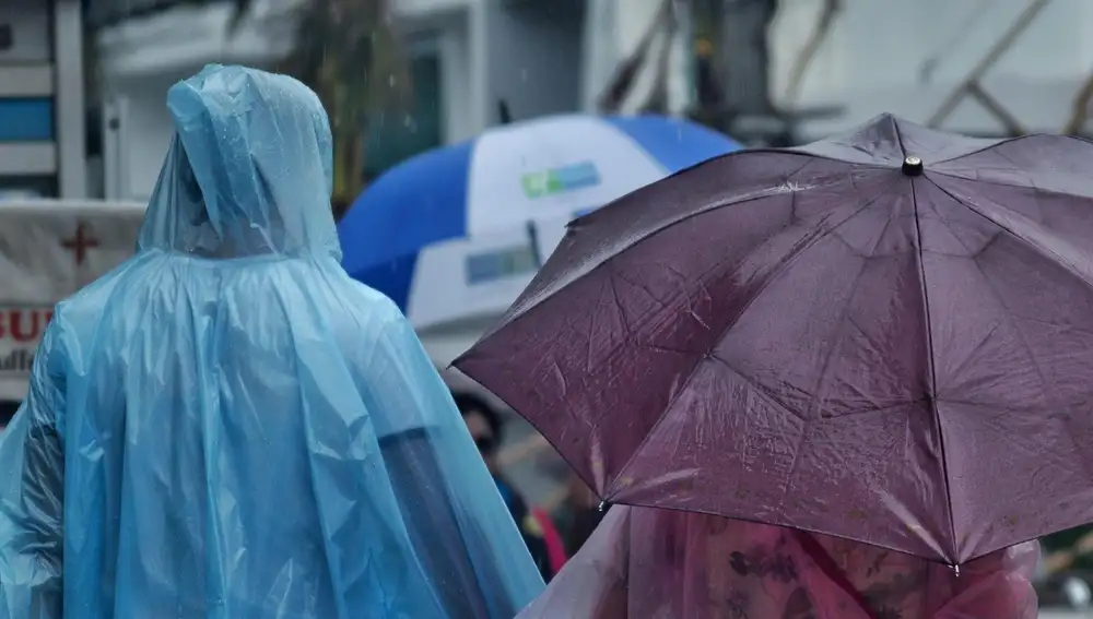 MURCIA.-Las lluvias y las tormentas mantienen este miércoles en riesgo a gran parte del país