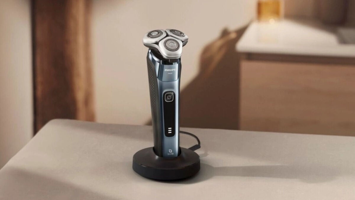 Philips i9000 Shaver Drops to Record Low 179.99 Euros