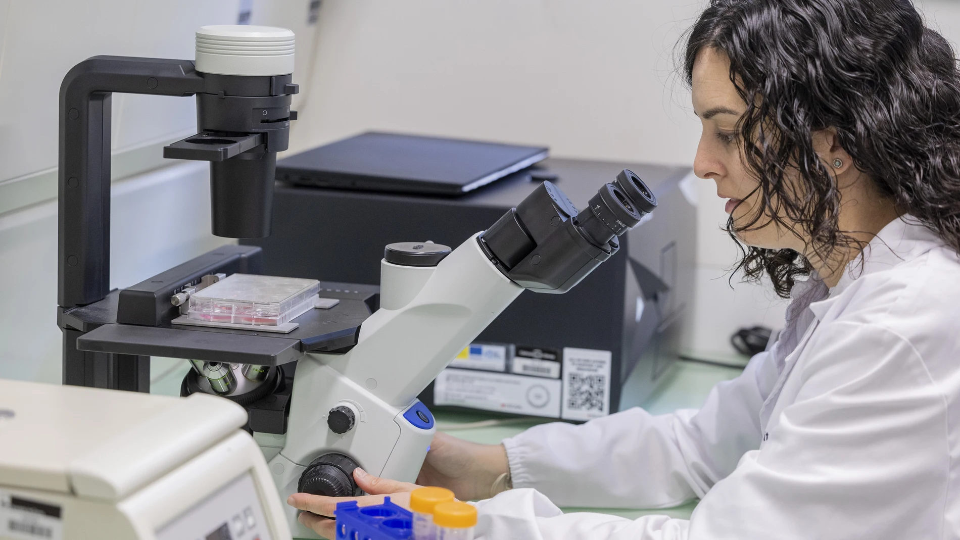 Fundación La Caixa financia 80 proyectos de investigación biomédica
