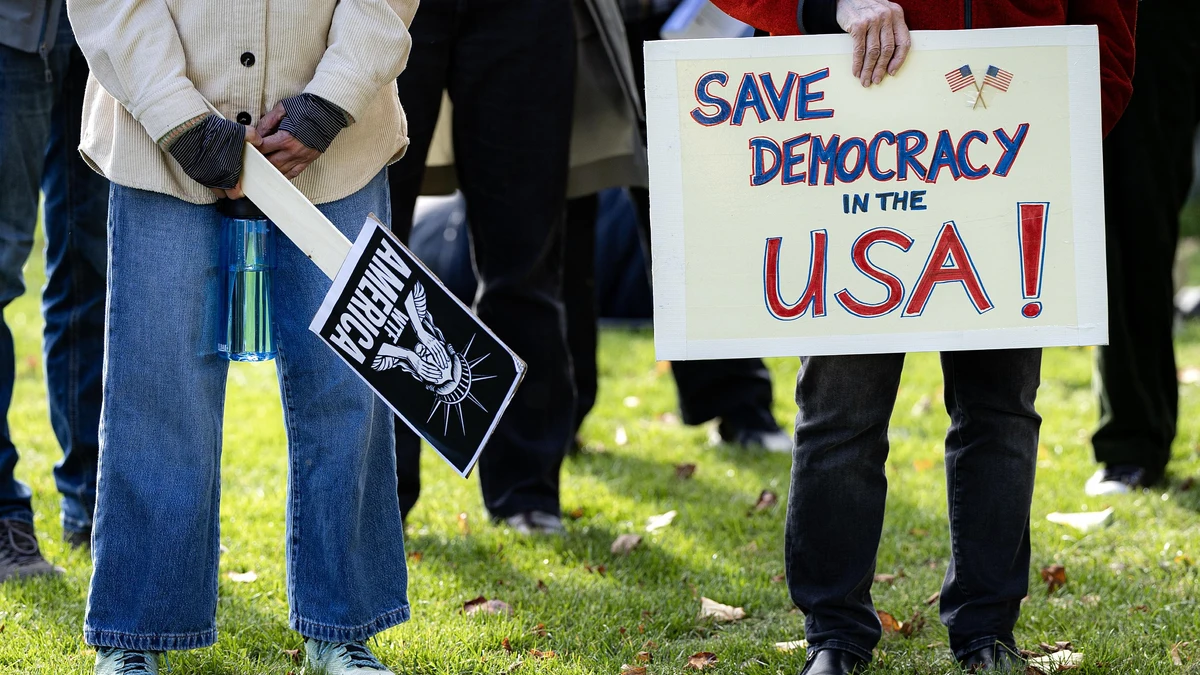 Demonstrators in Amsterdam urge Americans overseas to vote in US midterms