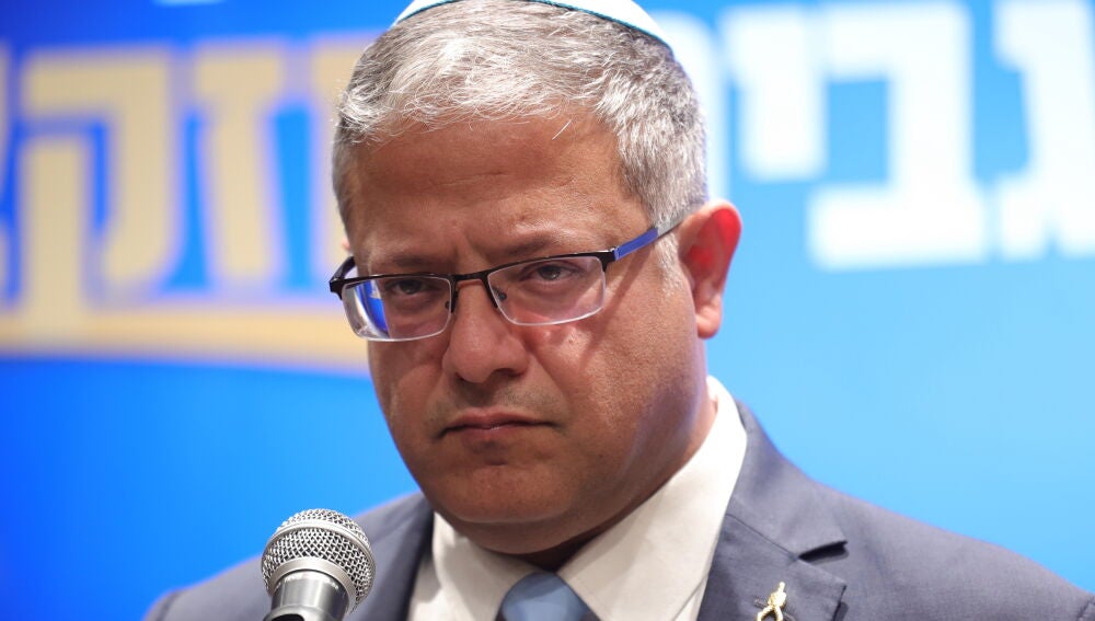 JERUSALEM (-), 18/10/2026.- Israeli National Security Minister and Otzma Yehudit party leader Itamar Ben Gvir looks on during a press conference in Jerusalem, 18 October 2026. Israel is scheduled to hold elections on 27 October 2026. (Elecciones, Jerusal&eacute;n) EFE/EPA/ABIR SULTAN 