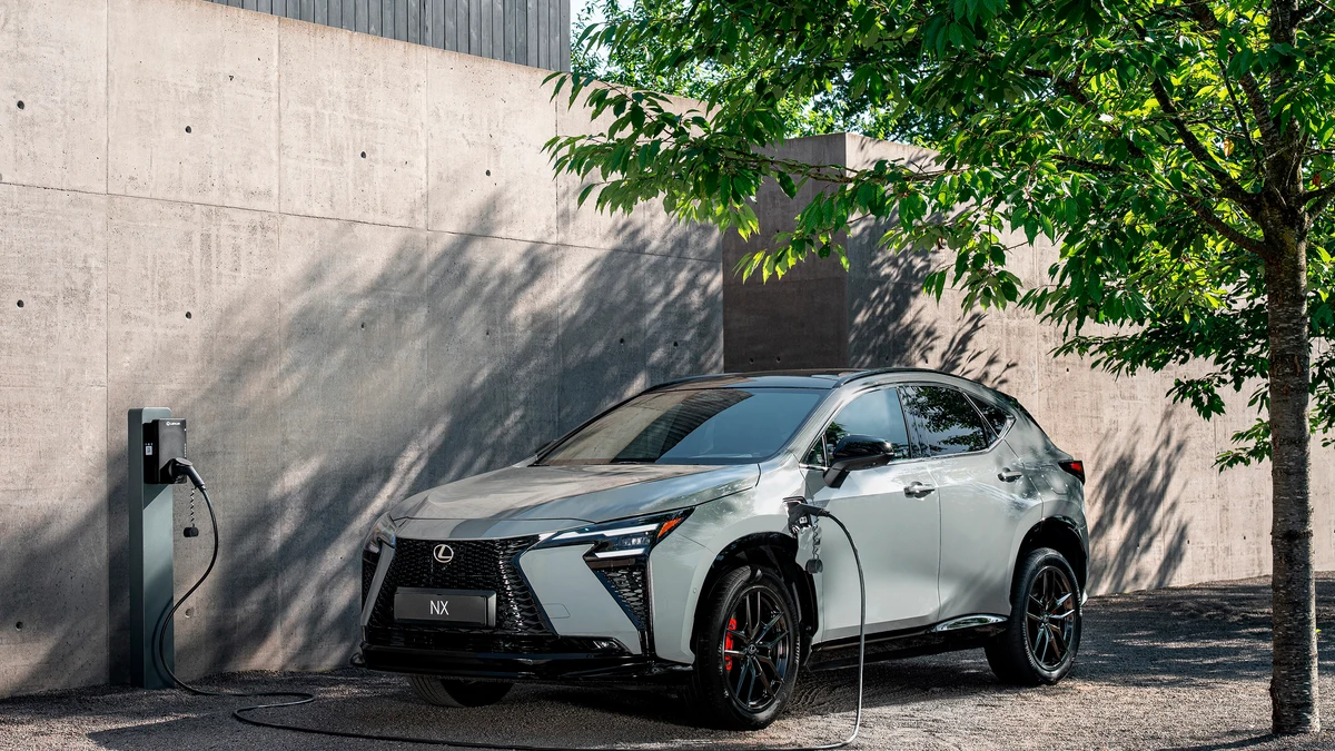 Lexus NX 2027: más de 100 kilómetros de autonomía eléctrica, 307 cv y un importante salto tecnológico