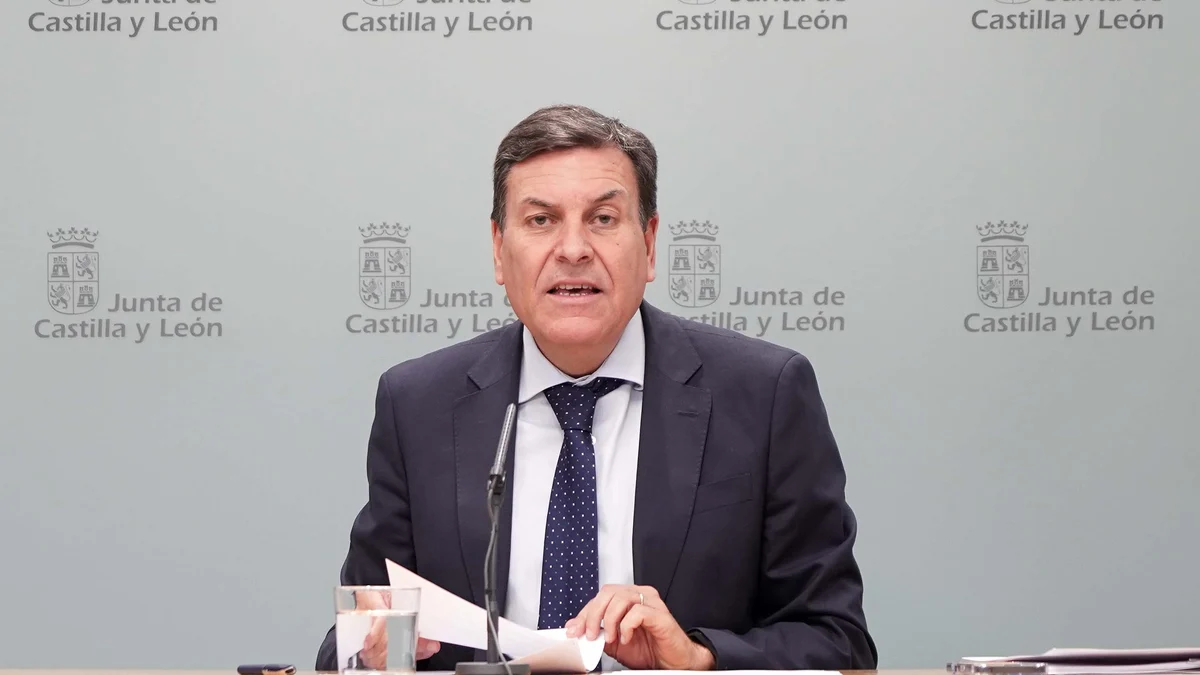 Carlos Fernández Carriedo durante la rueda de prensa posterior al Consejo de Gobierno