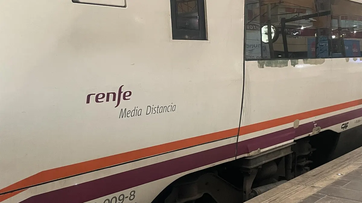 MURCIA.-Renfe elimina el suplemento de bicicleta y la reserva de asiento en algunos Media Distancia