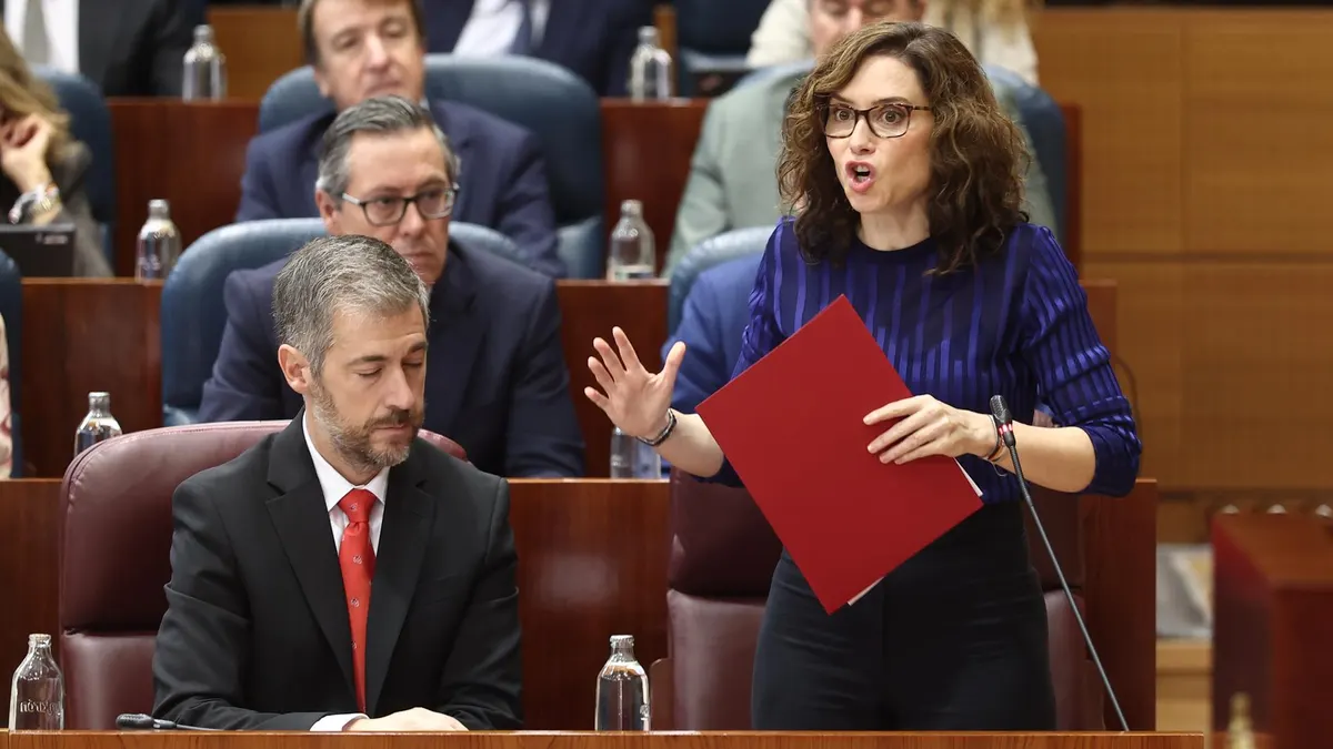 MADRID.-Ayuso censura "hipocresía" de Espinar, que vive "a precio de amigo" en un piso público del que se está "lucrando"