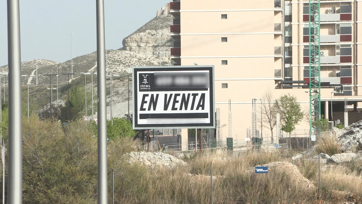 Economía/Vivienda.- La oferta de vivienda en venta acelera su caída en el tercer trimestre al 9%, según idealista