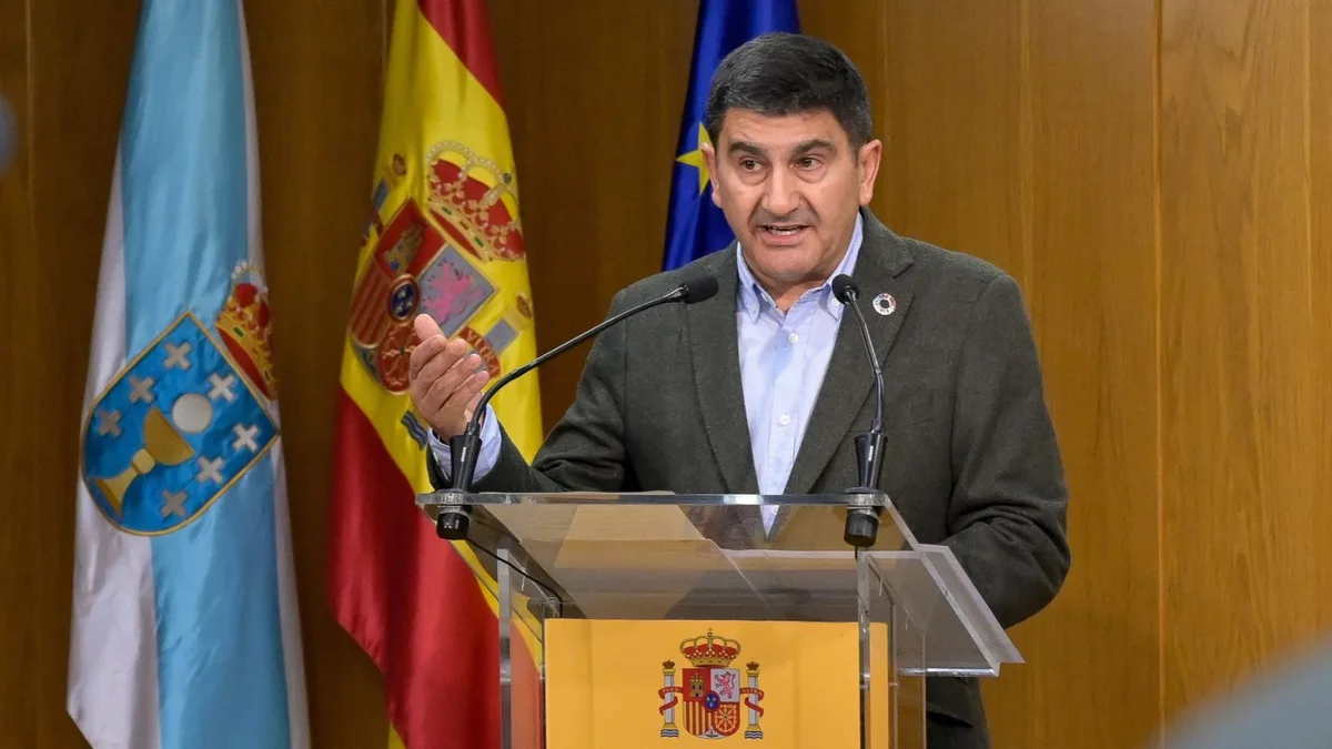 Quién es Pedro Blanco, el delegado del Gobierno en Galicia, señalado tras los disturbios en A Coruña por la visita de Abascal