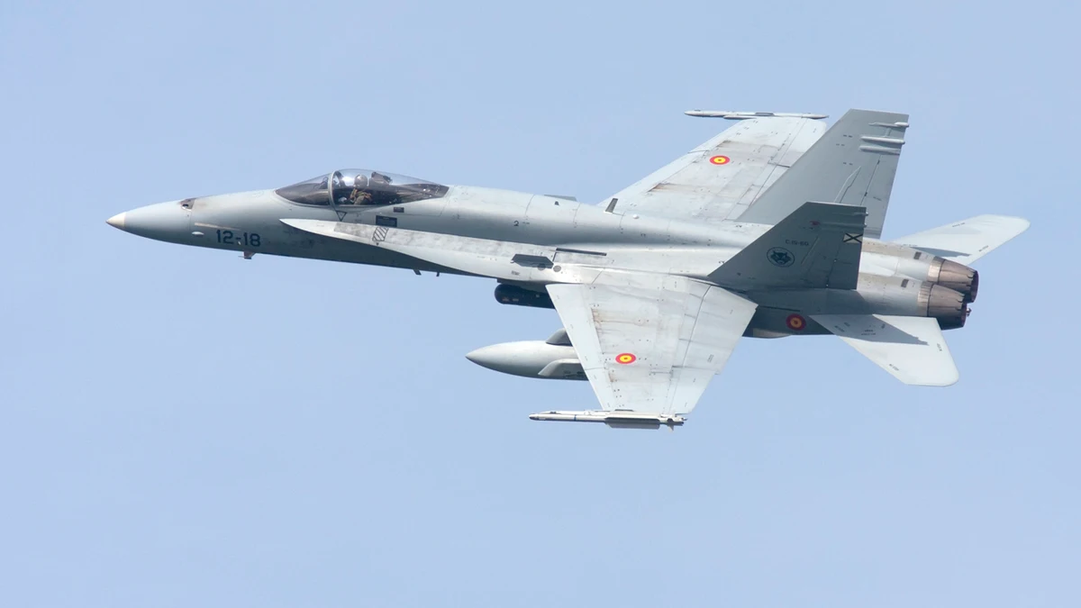 ef-18a-ejercito-aire-espacio-vuelo-rutinario