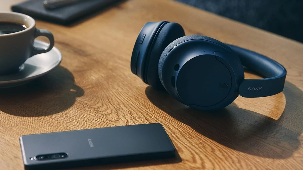 Son unos auriculares de diadema muy económicos para todo lo que ofrecen