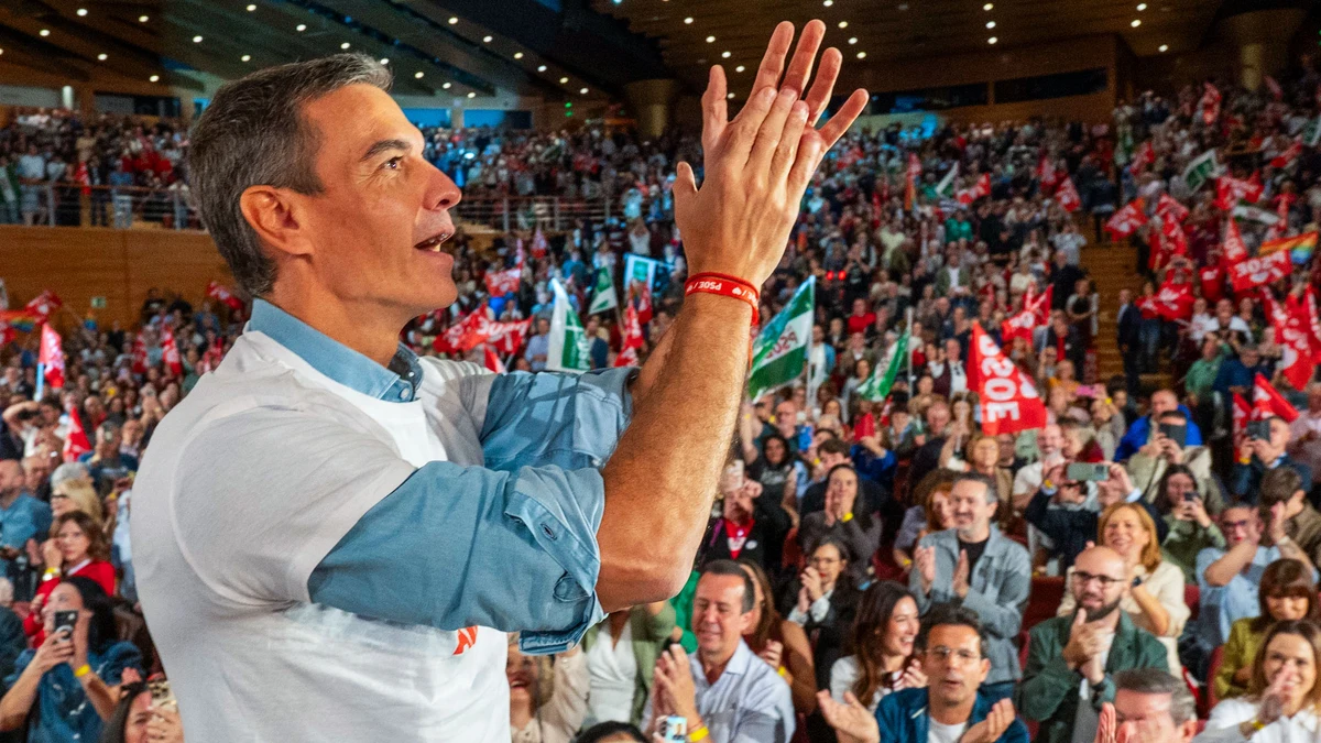El secretario general del PSOE y presidente del Gobierno, Pedro Sánchez participa en un acto en Granada