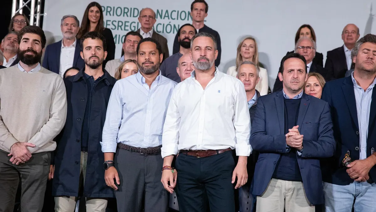 De la exjefa de prensa de Smith a un doctor 'con honores' : los líderes independientes de Vox en listas del PP al Senado