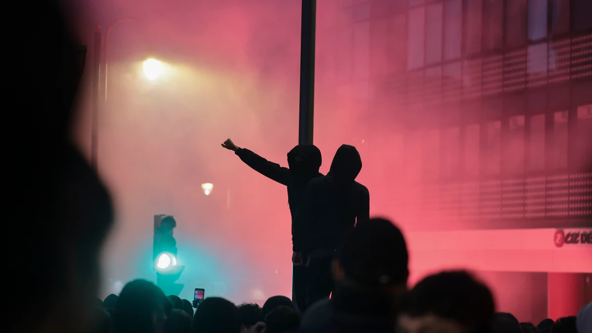 Miles de estudiantes se manifiestan contra el fascismo y el acto de Vito Quiles en Bilbao
