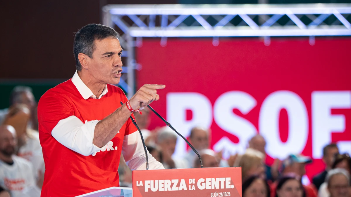 Sánchez interviene en un acto de precampaña en Gijón