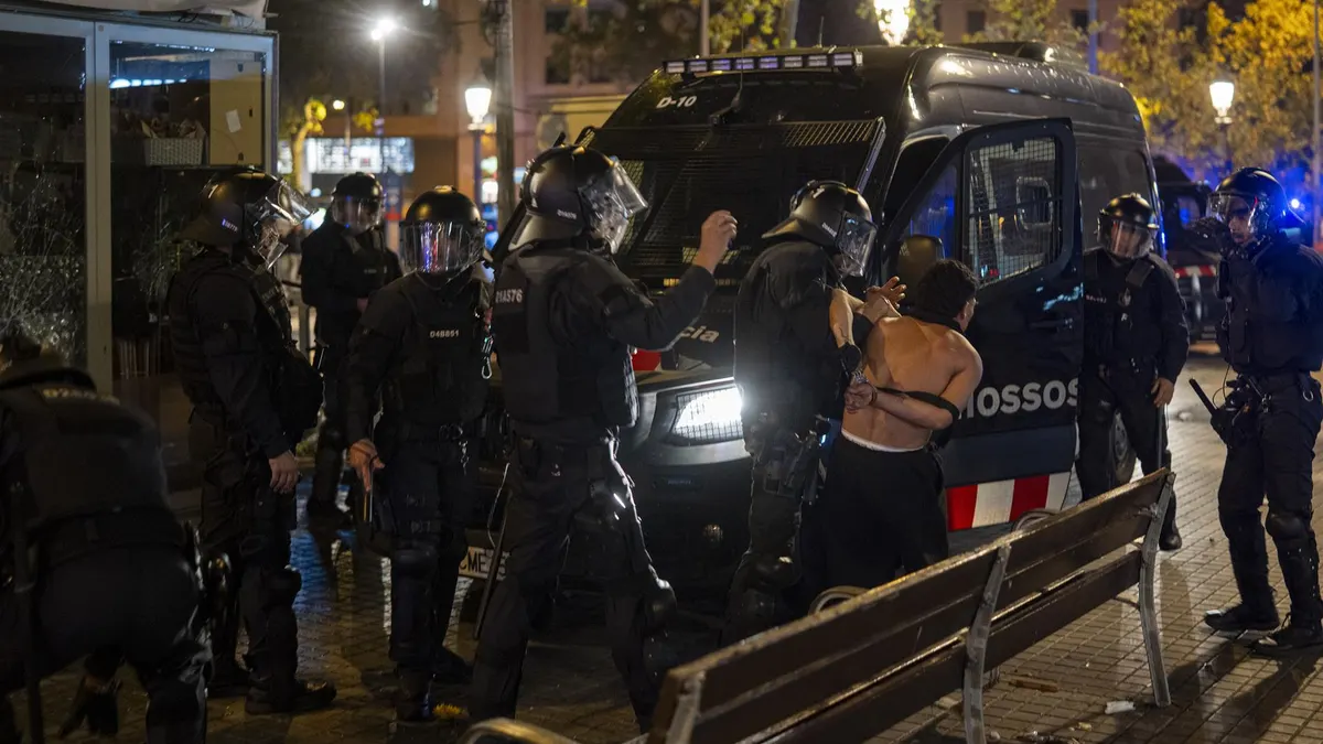 Mossos acude al Centro de Inteligencia contra el Terrorismo para cerrar grupos que promuevan disturbios