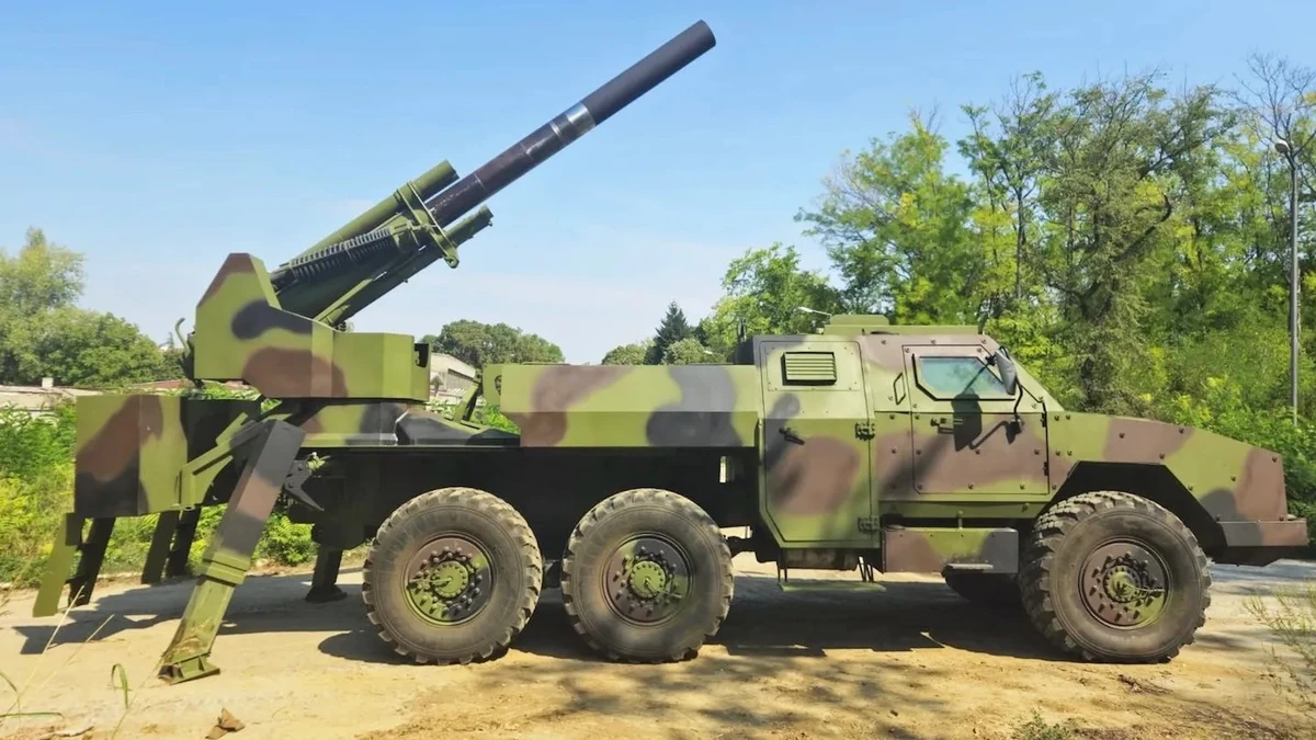 El mortero gigante que Serbia ha montado en un camión y dispara proyectiles de 100 kilos a 12 km.