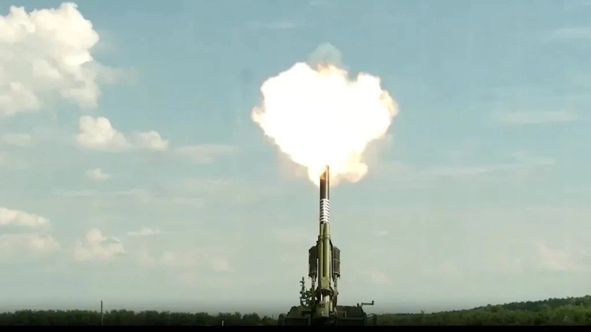 TSMB M-25 haciendo fuego.